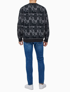 Buy 남성 릴렉스 핏 AOP 로고 스웨터 in color CK BLACK