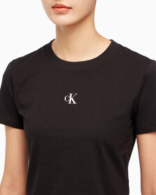 Buy 여성 슬림핏 베이비 크롭 반팔 티셔츠 in color CK BLACK