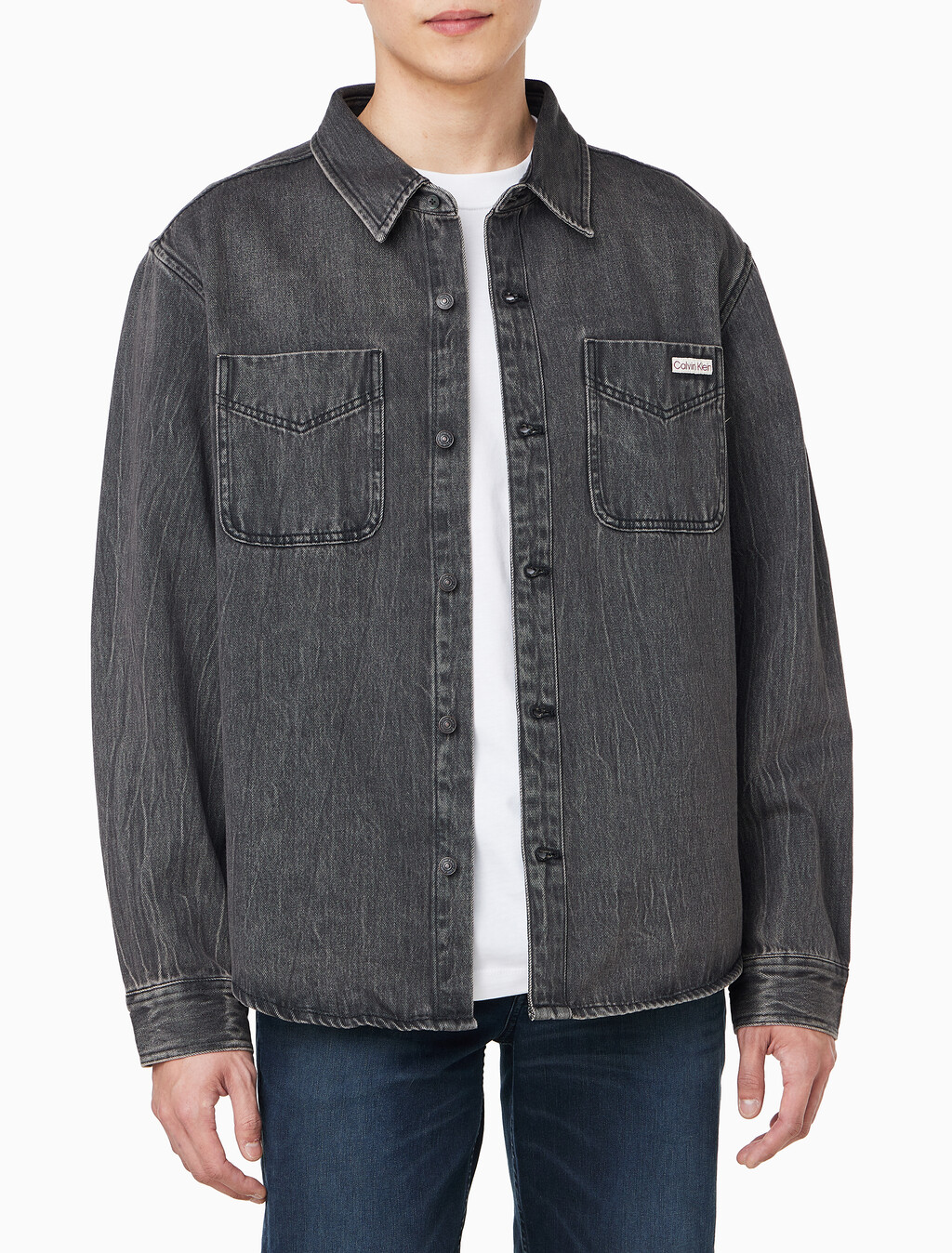 Buy 남성 오버핏 블랙 워시 데님 셔츠 in color BLACK FOG