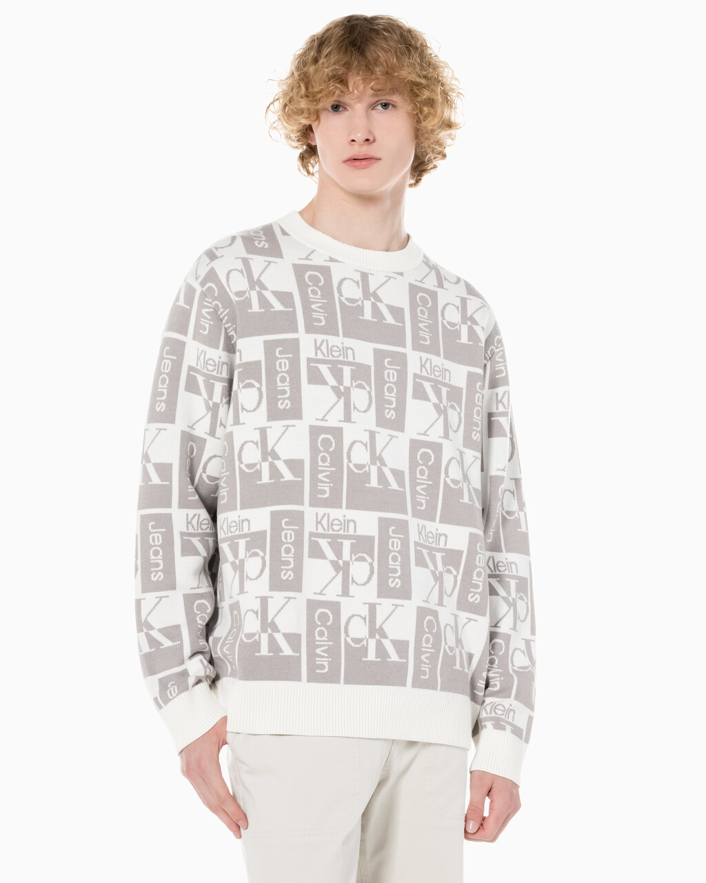 Buy 남성 릴렉스 핏 AOP 로고 스웨터 in color WHITE
