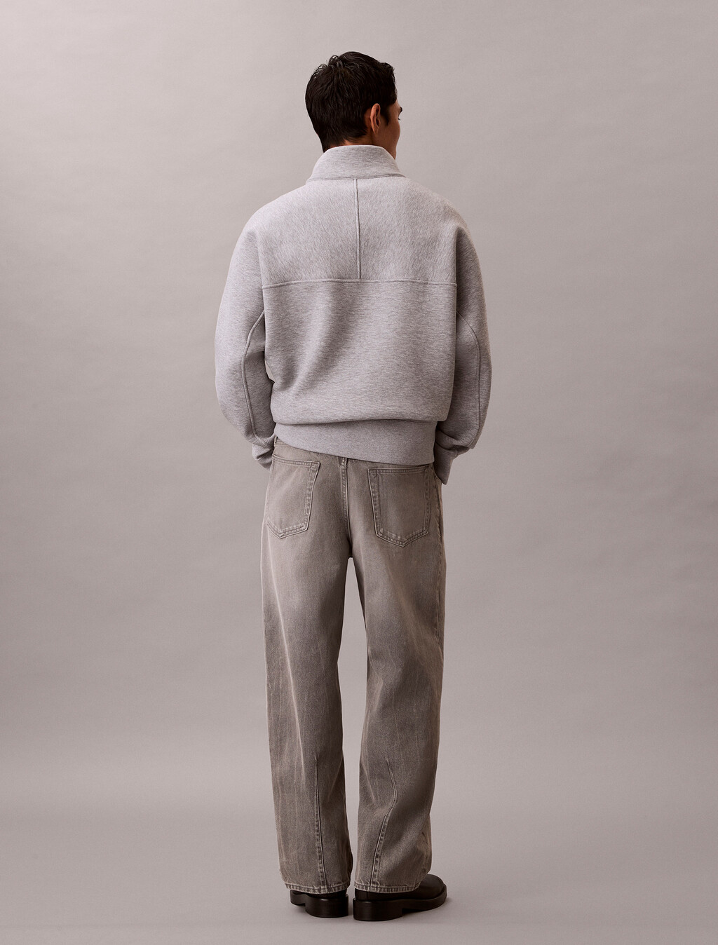 Buy 남성 배럴핏 스모크스택 데님 in color Grey