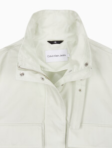 Buy 여성 코튼 유틸리티 숏 자켓 in color WHITE