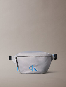 Buy 남성 볼드 로고 나일론 슬링 in color Cloudburst