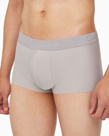 Buy 남성 CK 블랙 마이크로 싱글 로우라이즈 트렁크 in color GREY PURPLE