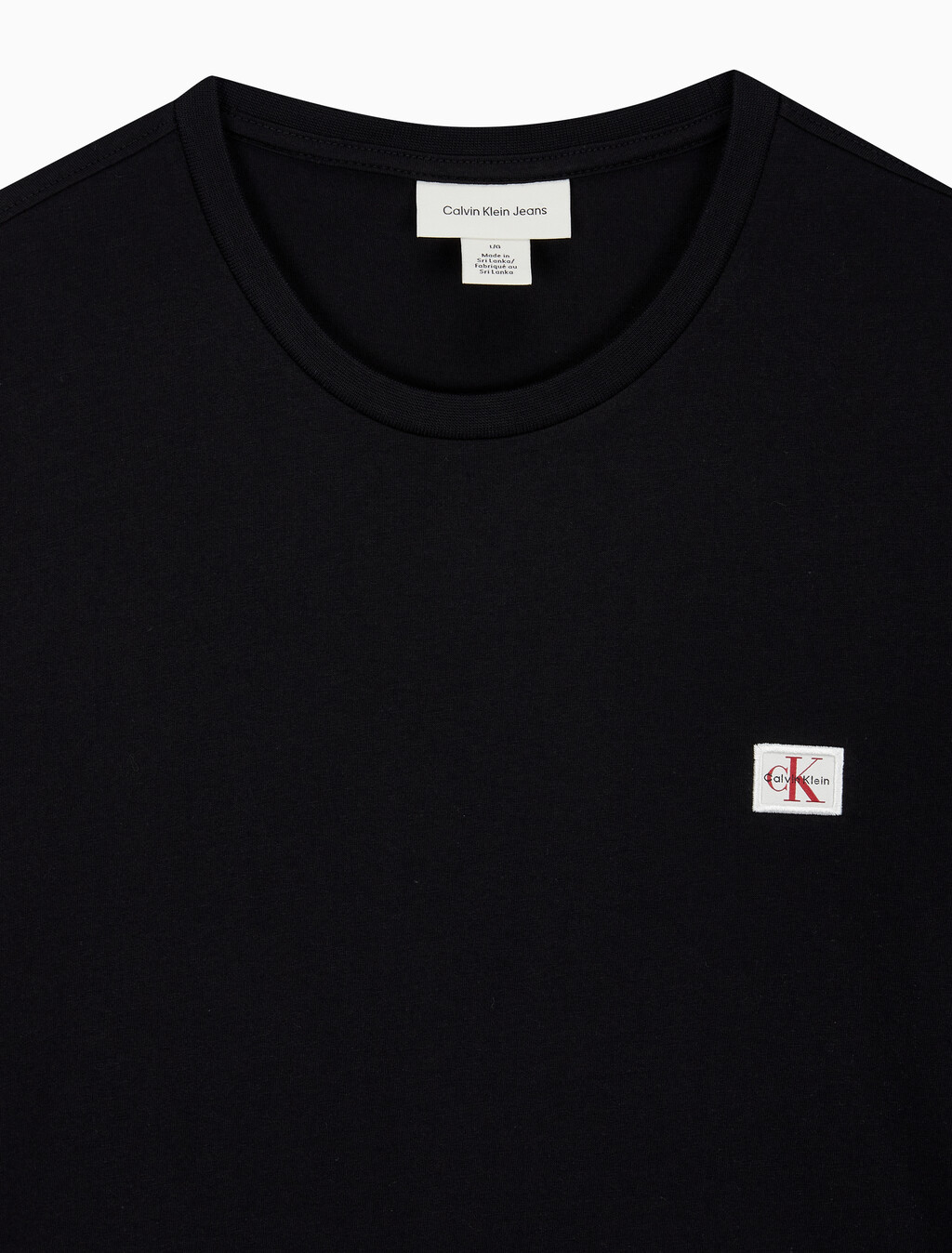 Buy 남성 클래식핏 뱃지 로고 반팔 티셔츠 in color BLACK