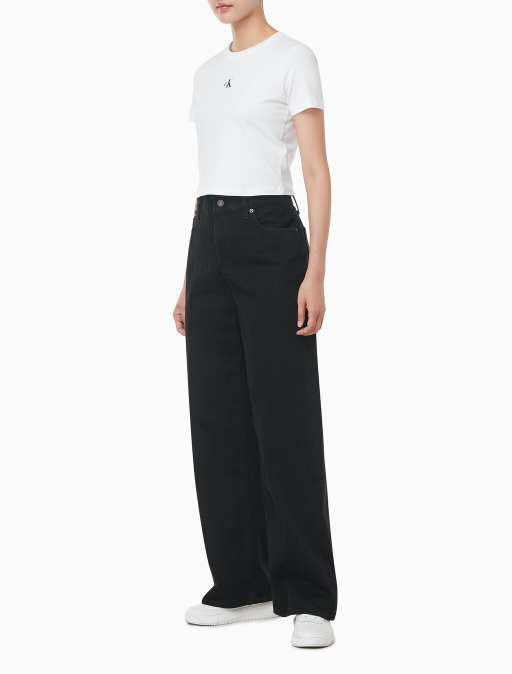 Buy 여성 로우라이즈 배기 소프트 블랙 데님 in color Black