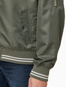 Buy 남성 티핑 디테일 히어로 패딩 보머 in color DUSTY OLIVE