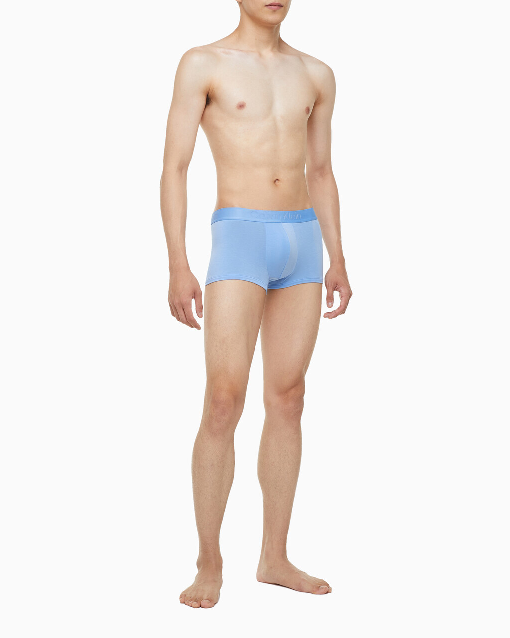 Buy 남성 CK 블랙 로우라이즈 트렁크 3PK in color BEL AIR BLUE, VAPOROUS GREY, RABBIT