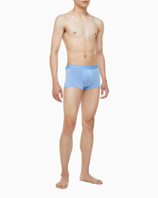 Buy 남성 CK 블랙 로우라이즈 트렁크 3PK in color BEL AIR BLUE, VAPOROUS GREY, RABBIT