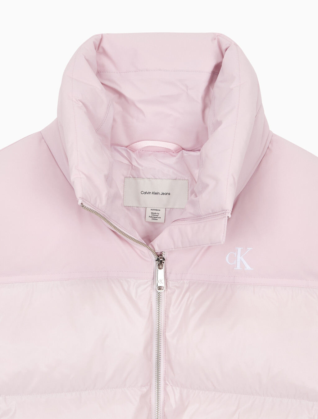 Buy 여성 매트 블라킹 샤인 다운 자켓 in color Pink