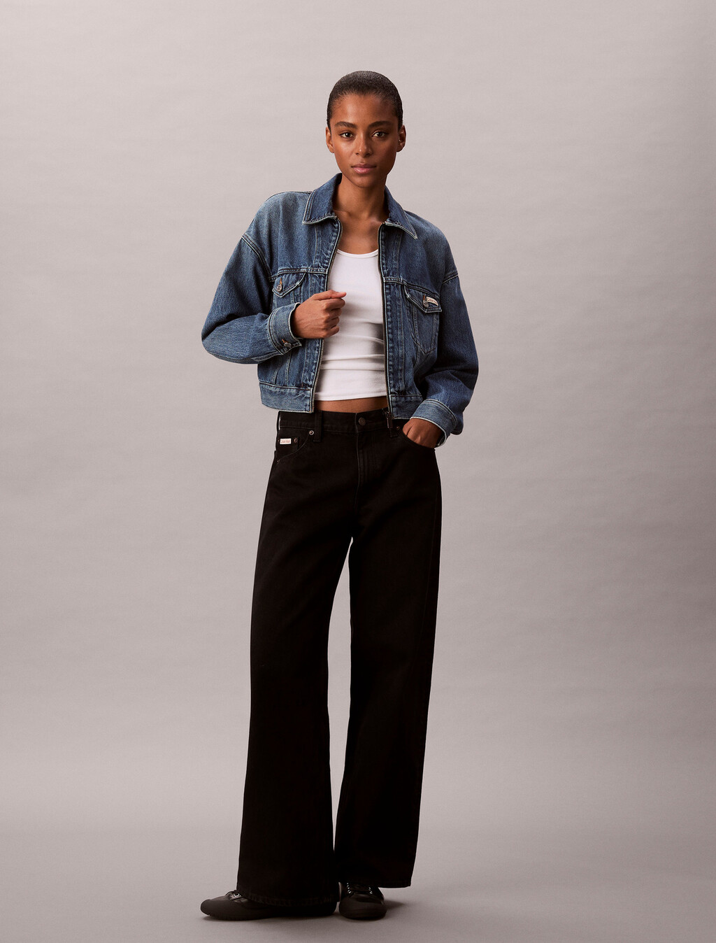 Buy 여성 크롭 미드 블루 데님 자켓 in color denim