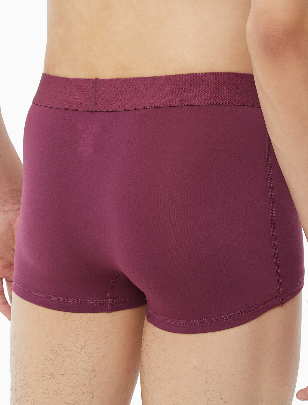 Buy 남성 퓨쳐쉬프트 마이크로 로우라이즈 드로즈 in color AMARANTH 