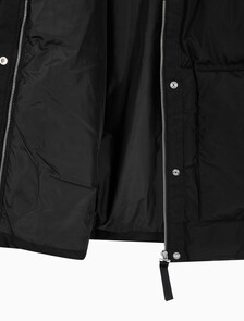 Buy 여성 숏 렝스 스탠드 카라 푸퍼 in color BLACK