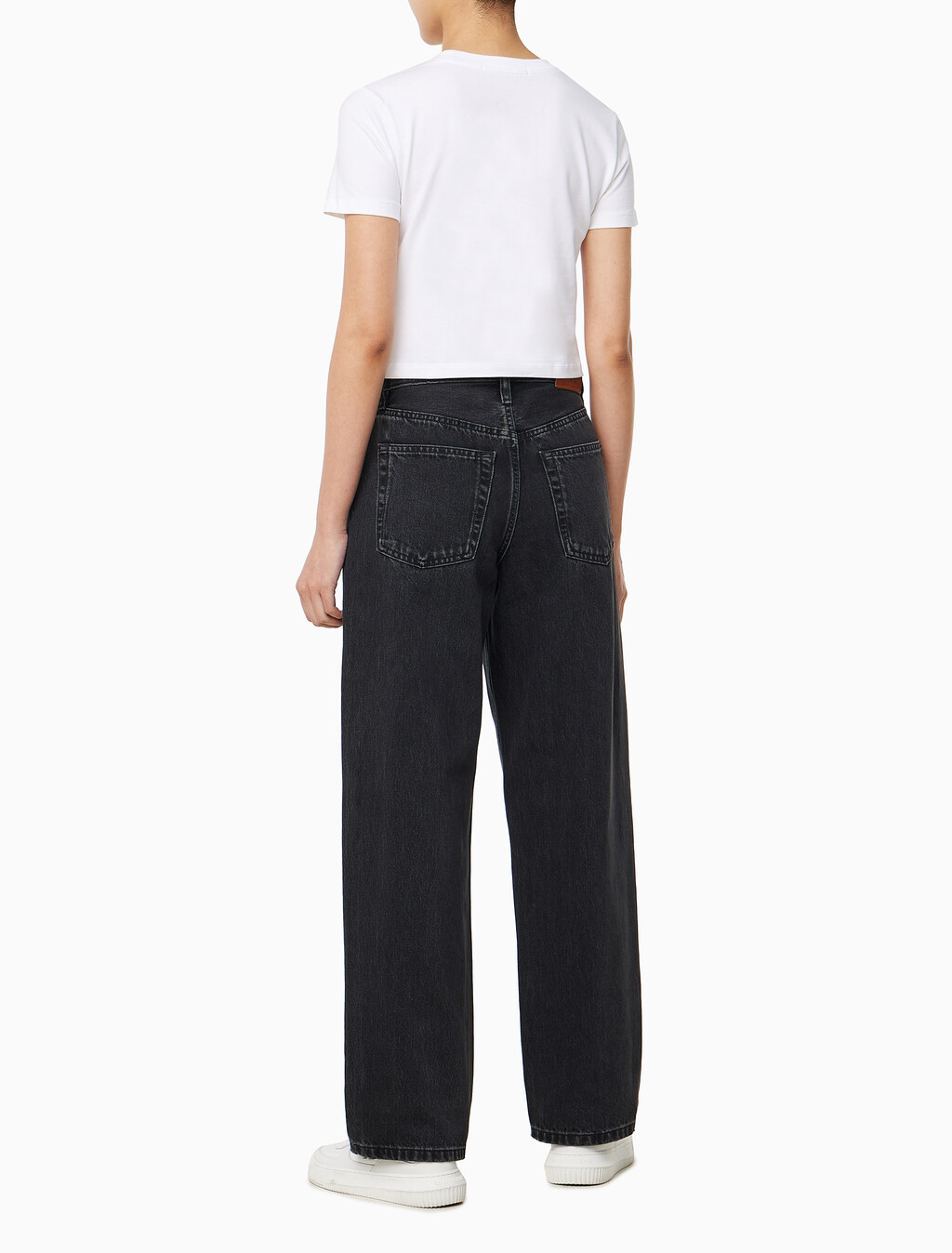 Buy 여성 90's 루즈핏 블랙 데님 in color CK ESSENTIAL BLACK