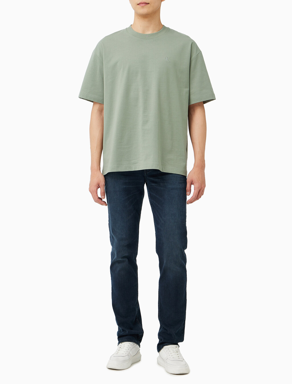 Buy 남성 오버핏 엠보스 모노로고 티 in color Grey