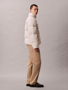 Buy 남성 릴랙스드 숏 다운 푸퍼 in color CHALK