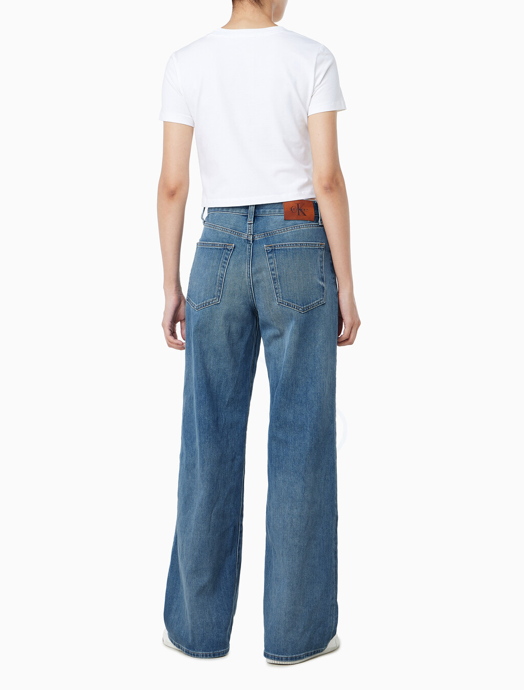 Buy 여성 와이드 레그핏 미드 블루 데님 in color Blue