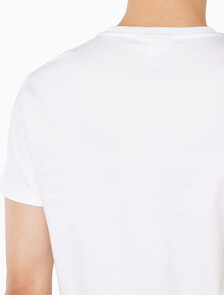 Buy 슬림핏 캘빈클라인 로고 티 in color BRIGHT WHITE