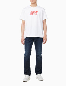 Buy 남성 레귤러핏 스포츠 로고 반팔 티셔츠 in color BRILLIANT WHITE