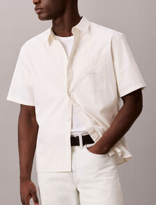 Buy 솔리드 워시드 포플린 릴렉스 숏슬리브 셔츠 in color TOFU