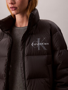 Buy 여성 셔닐 로고 푸퍼 다운 in color BLACK