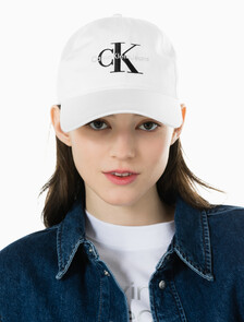 Buy 남녀공용 CKJ 모노그램 엠브로이더리 캡 in color BRIGHT WHITE