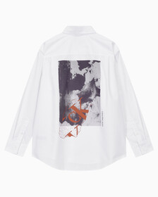 Buy 남성 릴렉스핏 그래픽 셔츠 in color BRIGHT WHITE