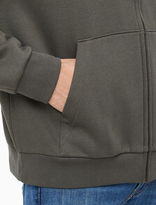 Buy 남성 아카이브 로고 플리스 후드 집업 in color CHARCOAL