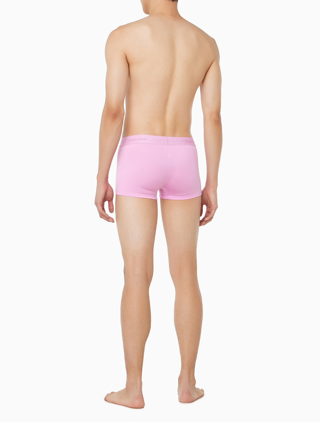 Buy 남성 모던 로고 패치 마이크로 로우 라이즈 트렁크 in color Pink