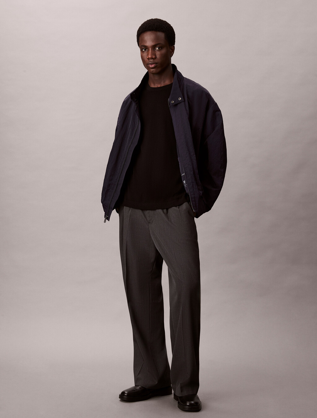 Buy 남성 메리노 울 크루넥 스웨터 in color BLACK