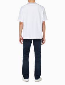 Buy 남성 릴렉스핏 탑스티치 패치 로고 반팔 티셔츠 in color BRIGHT WHITE