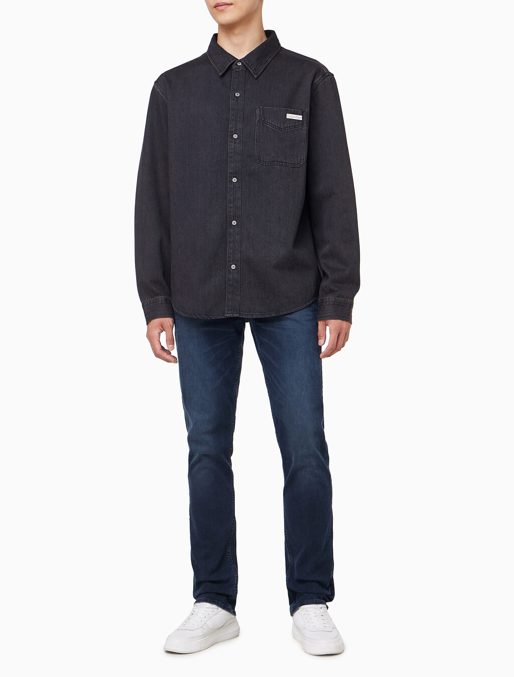 Buy 남성 레귤러핏 클래식 블랙 워시 긴팔 데님 셔츠 in color Black