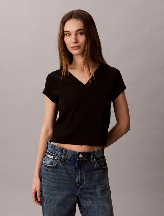 여성 우븐라벨 베이비립 브이넥 티