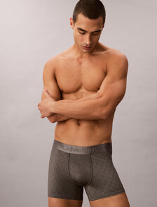 Buy 남성 리파인드 마이크로 홀리데이 로우 라이즈 트렁크 in color Dark red