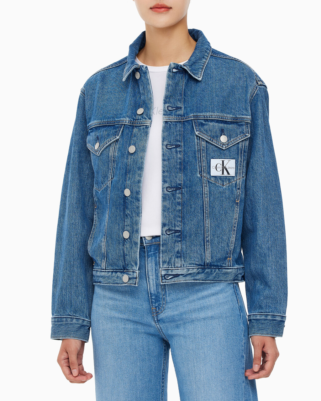 Buy 여성 모노그램 뱃지 데님 자켓 in color MID BLUE BACK EMBRO