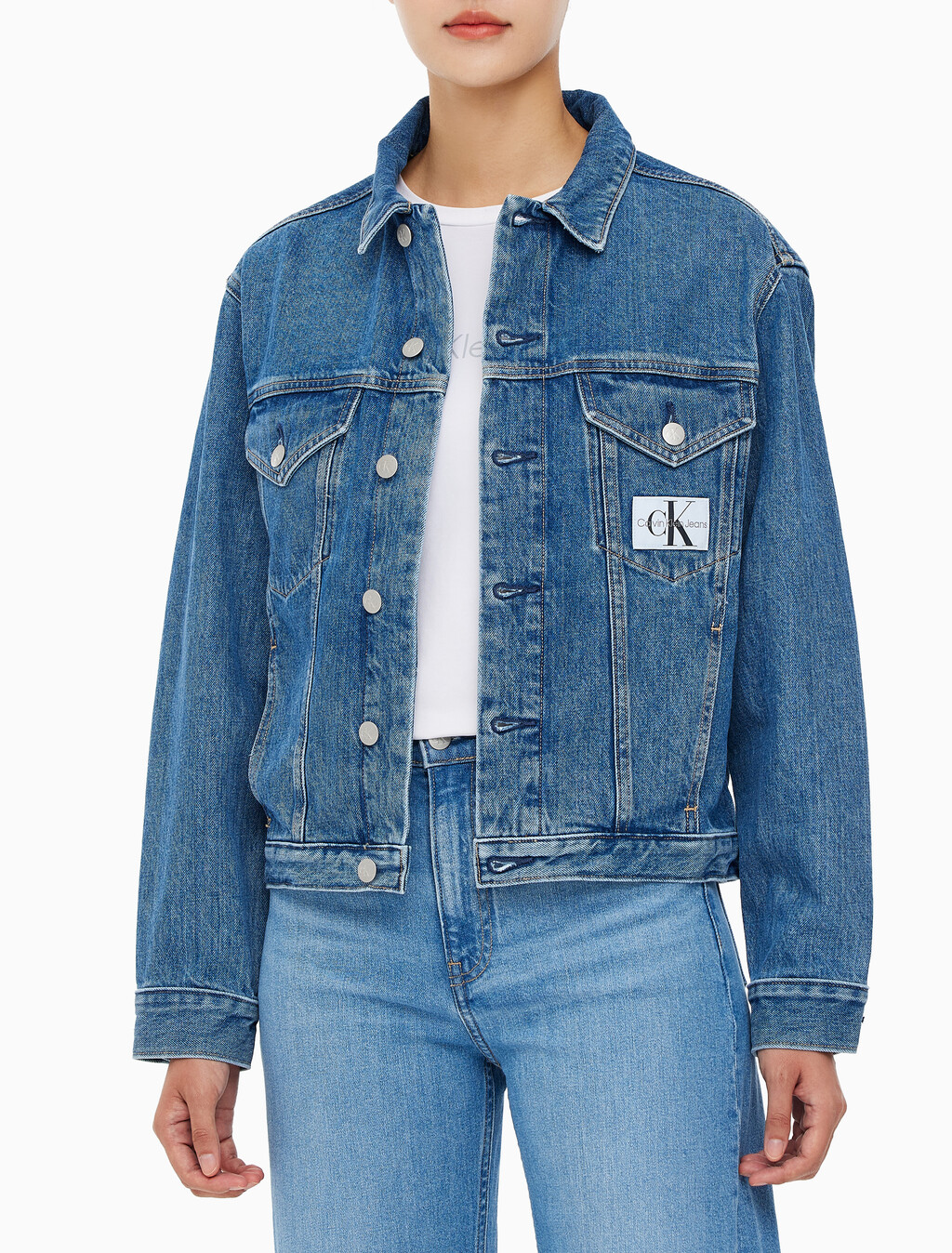 Buy 여성 모노그램 뱃지 데님 자켓 in color MID BLUE BACK EMBRO
