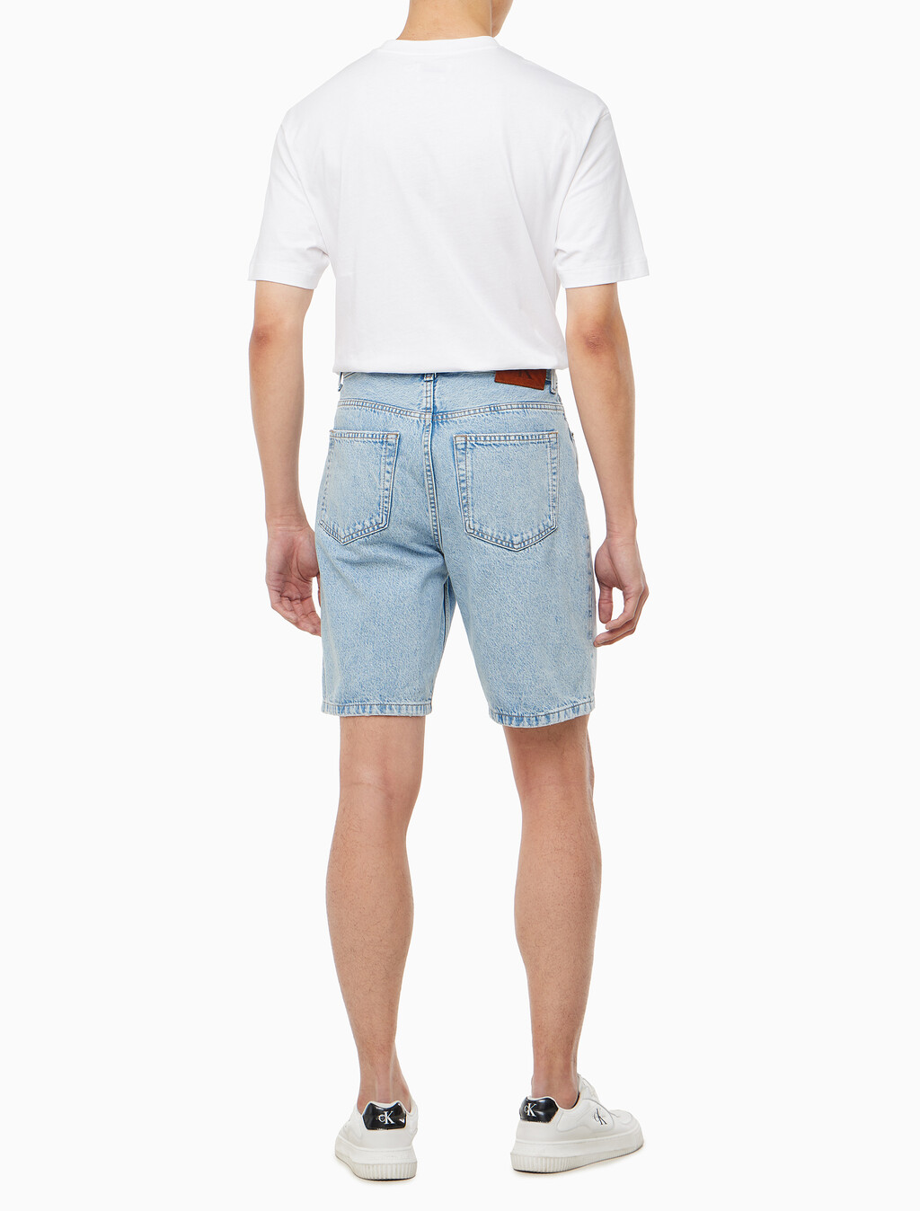 Buy 남성 릴렉스핏 90's 라이트블루 데님 쇼츠 in color CK LT INDIGO
