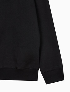 Buy 남성 레귤러핏 CK 뱃지 로고 기모 스웨트셔츠 in color CK BLACK