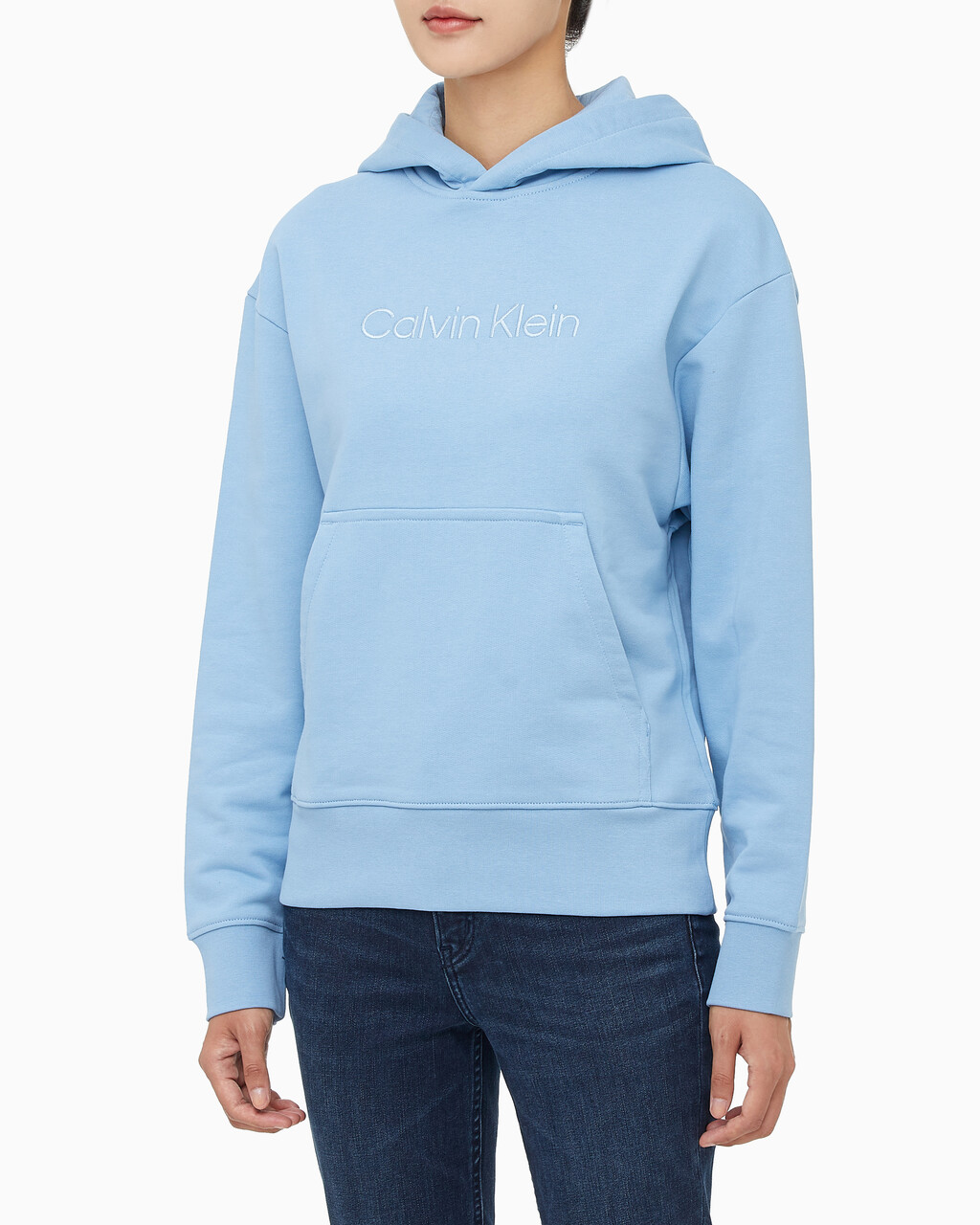 Buy 여성 릴렉스핏 스탠다드 로고 후디 in color GLACIER  LAKE