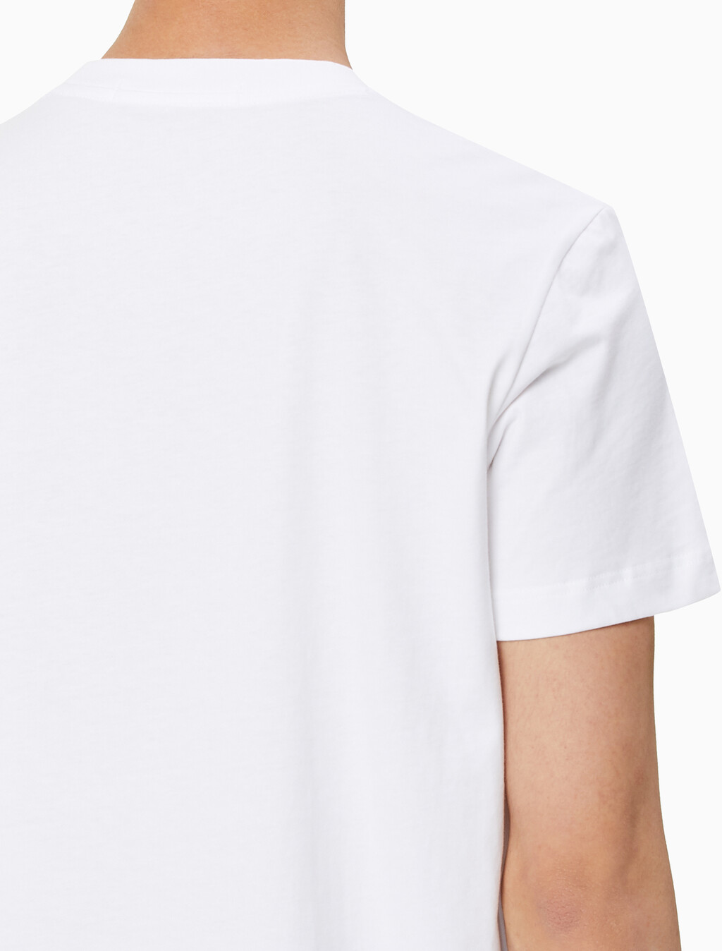Buy 남성 레귤러핏 모노그램 엠브로이더리 로고 반팔 티셔츠  in color BRIGHT WHITE