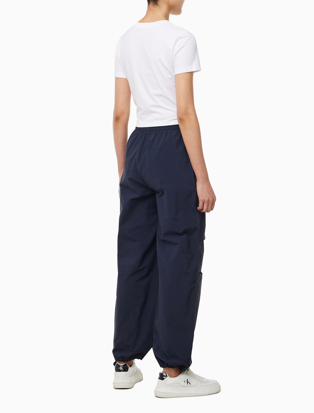 Buy 여성 크링클 나일론 파라슈트 팬츠 in color SKY CAPTAIN