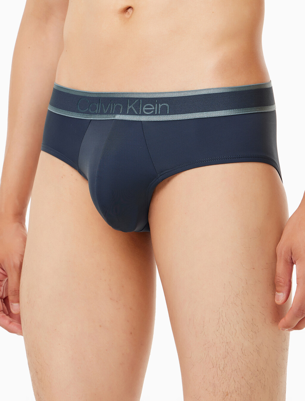 Buy 남성 CK 토널 로고 마이크로 힙브리프 in color NAVY