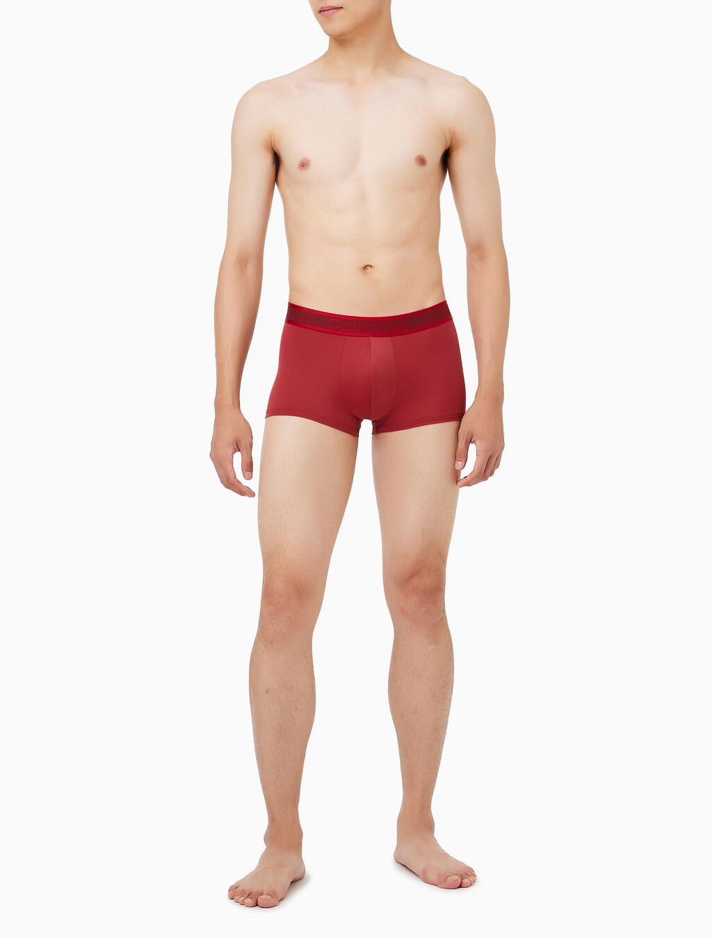 Buy 남성 CK 토널 로고 마이크로 로우 라이즈 드로즈 in color RED