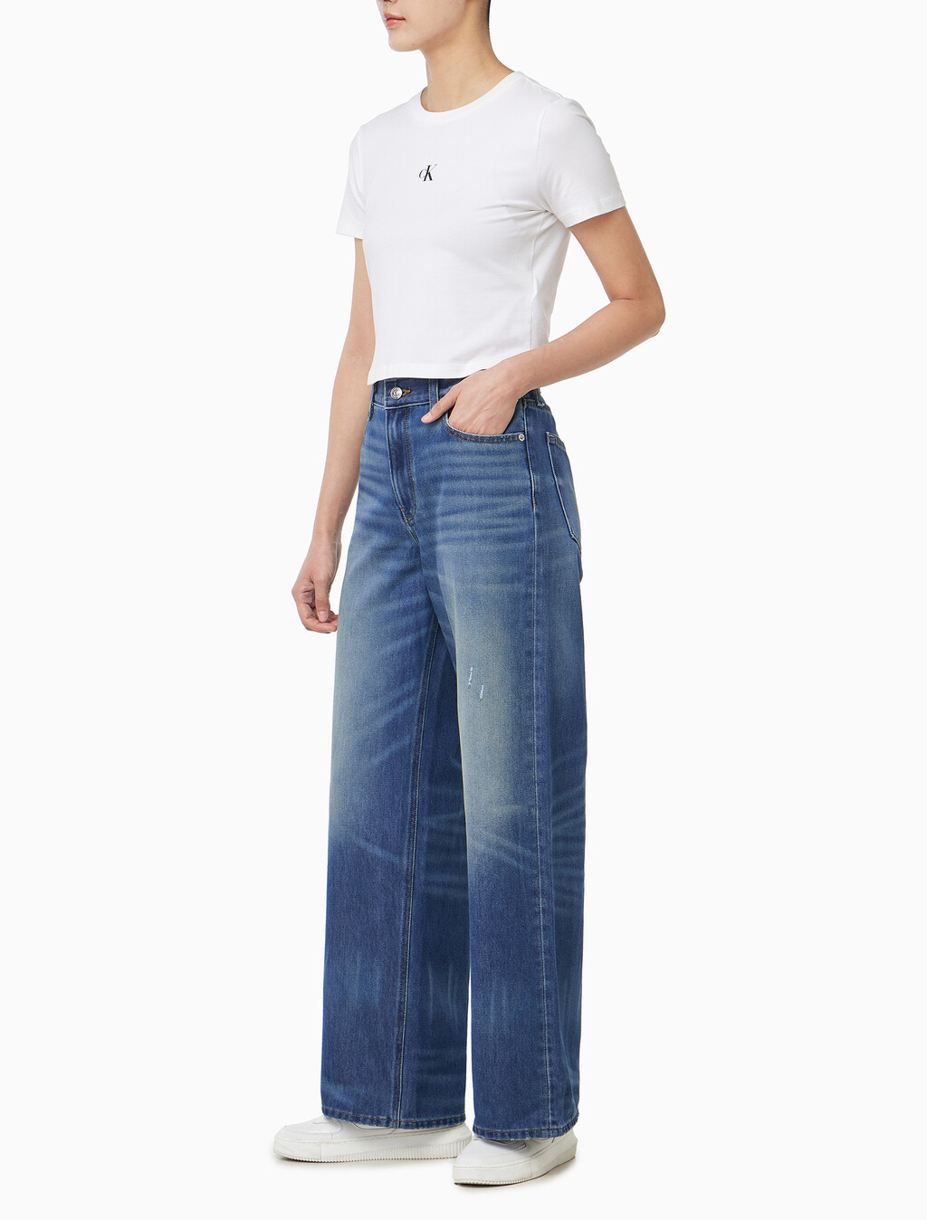 Buy 여성 로우라이즈 배기 데님 in color Blue