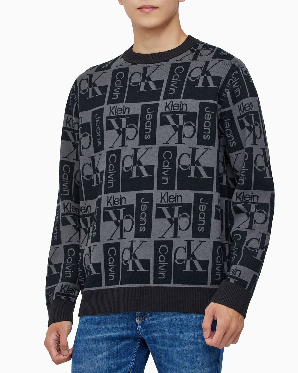 Buy 남성 릴렉스 핏 AOP 로고 스웨터 in color CK BLACK