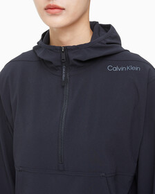 Buy 여성 레귤러핏 아노락 in color BLACK