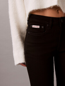 Buy 여성 미드라이즈 스키니 데님 in color BLACK