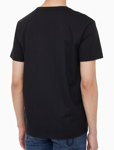 Buy 남성 레귤러핏 솔리드 CK 로고 반팔 티셔츠 in color CK BLACK