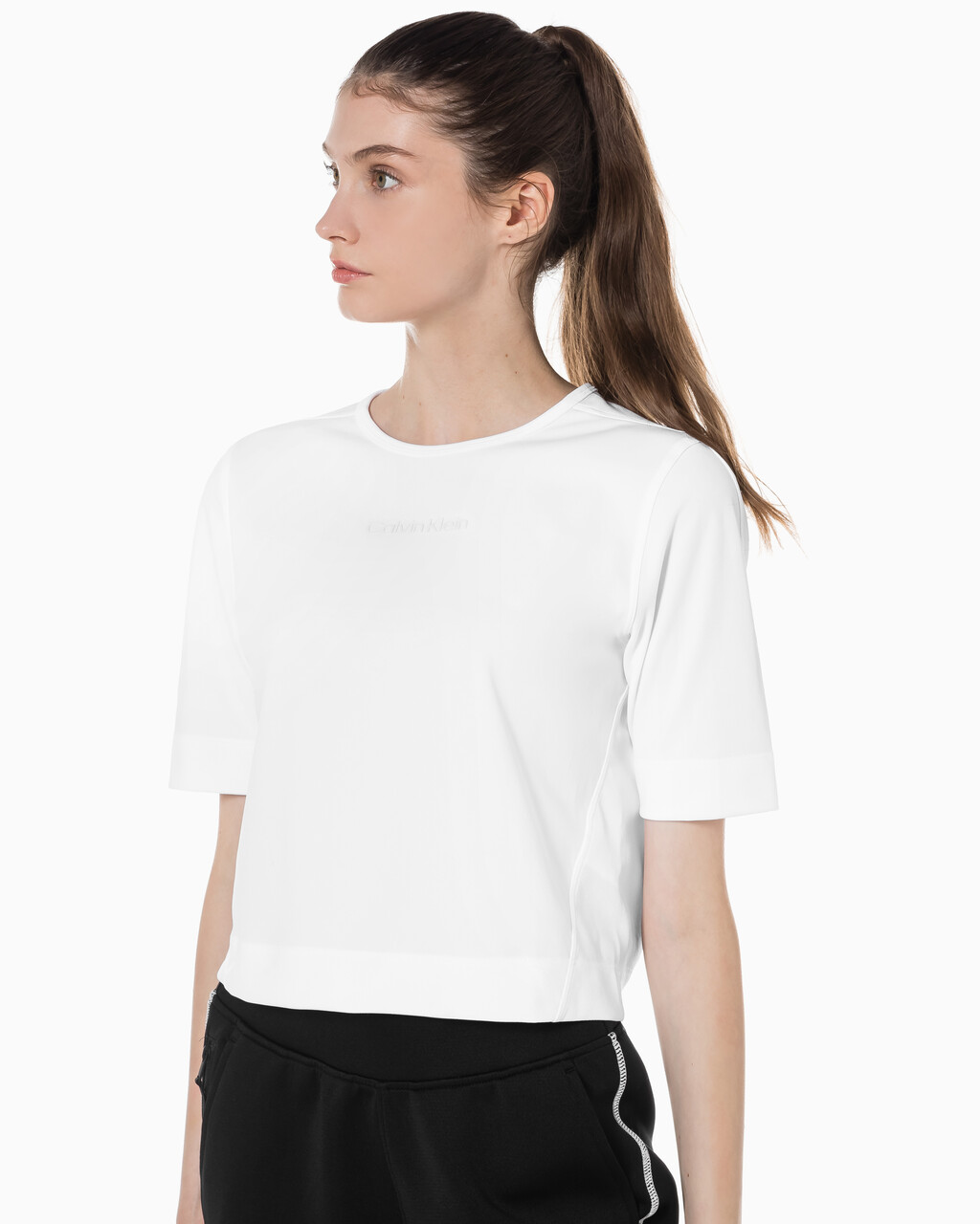 Buy 여성 박시 핏 에센셜 기능성 반팔 티셔츠 in color BRIGHT WHITE