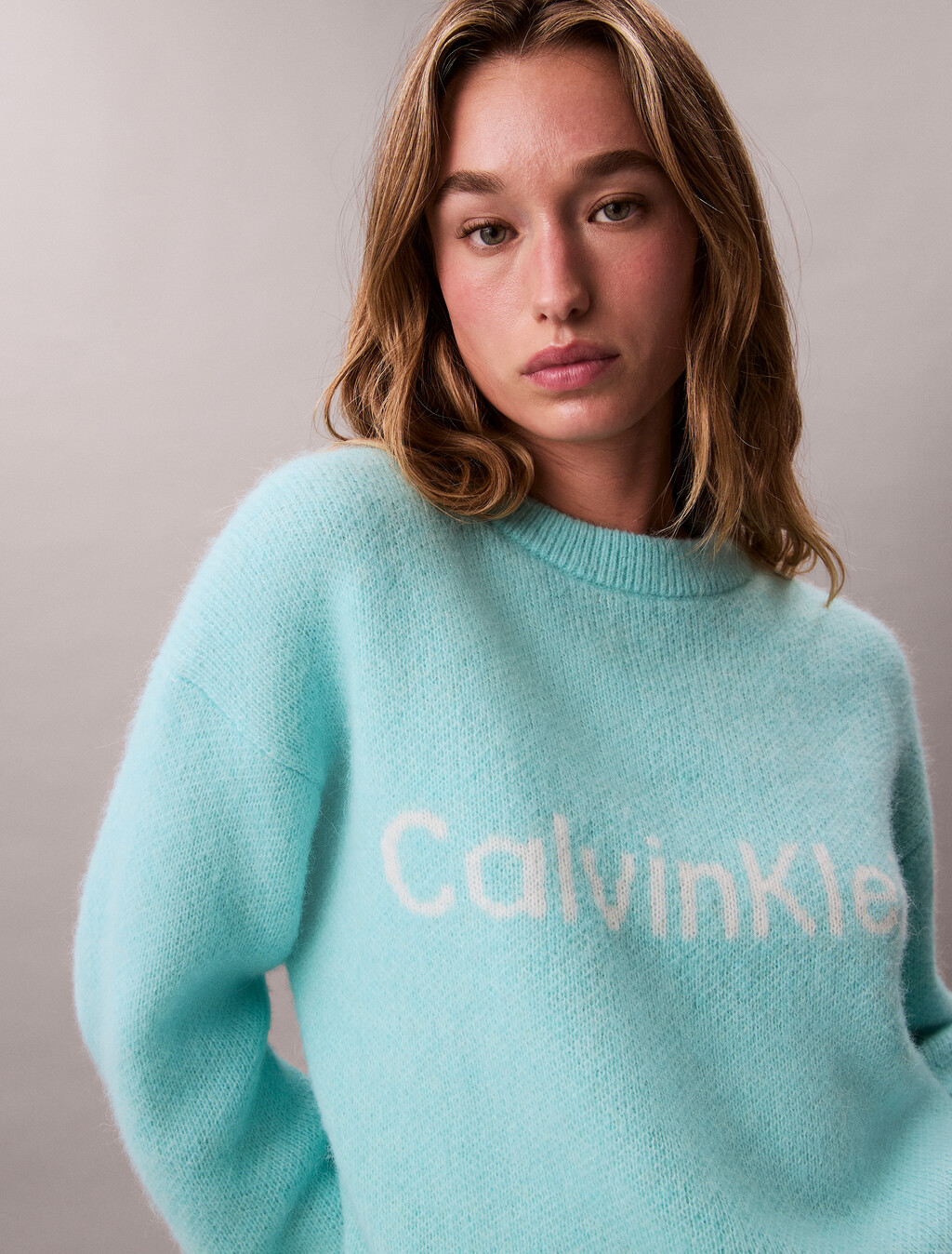 Buy 여성 L/S 알파카 로고 스웨터 in color Turquoise